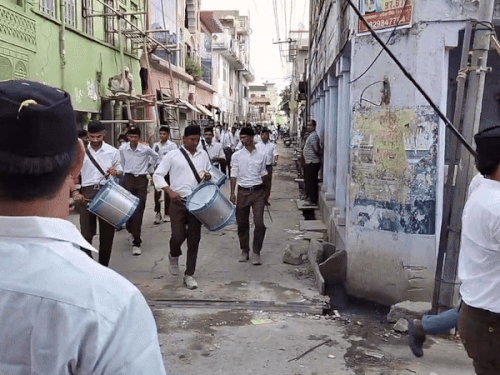 चौथ का बरवाड़ा में स्वयंसेवकों ने मिलाए कदम से कदम:  पथ संचलन निकालकर दिया अनुशासन और देशभक्ति का संदेश – Sawai Madhopur News