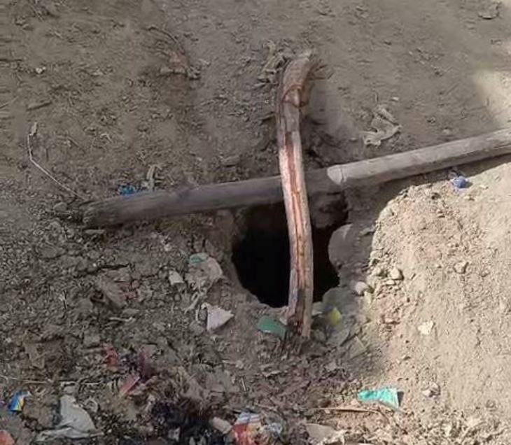 पाली के सुंदर नगर में सड़क पर हो रखा गड्‌डा।