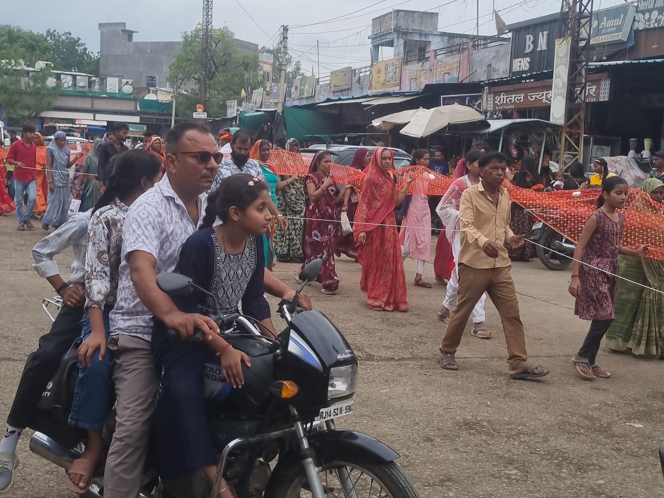 Garoth One lakh devotees reached Dudhakhedi Mata Temple in Garoth | गरोठ के ...