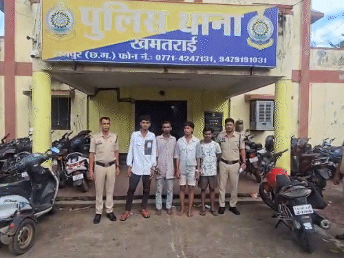 रायपुर में हत्या के आरोप में पुलिस ने 4 लोगों को गिरफ्तार किया है। एक आरोपी फरार है। - Dainik Bhaskar