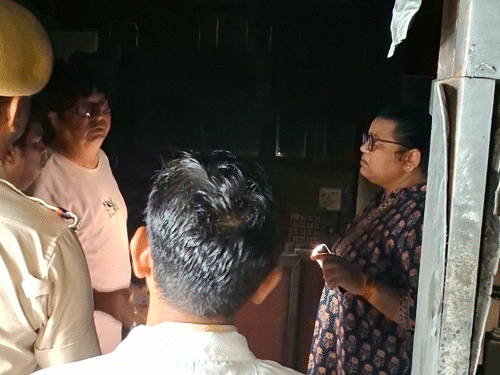 After getting information about the accident, Kota city SP Tejaswini Gautam also reached the building.