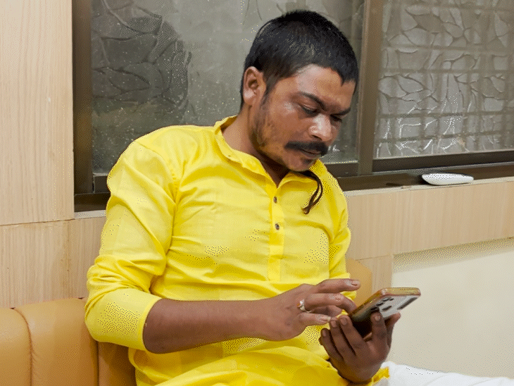 मंदसौर के फनी लाल ने ही अमित की सोशल मीडिया प्रोफाइल भी बनाई।