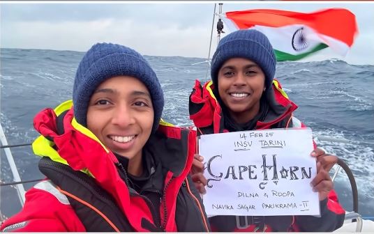 Lieutenant Commander Dilna and Rupa during Sagar Parikrama.