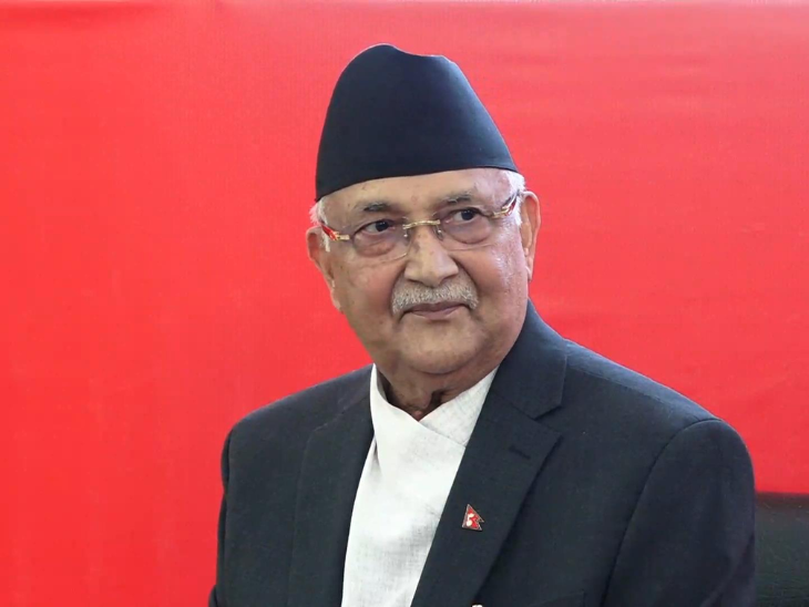 उन्होंने यह भी आरोप लगाया कि सरकार अब उनकी सुविधाएं छीनने, पासपोर्ट रोकने और उन पर मुकदमा करने की बात कर रही है।