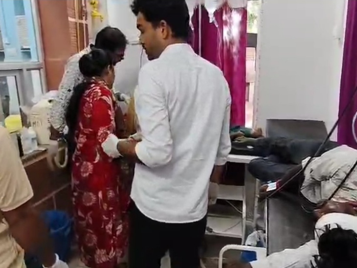 हादसे के बाद घायलों को राजकीय उप जिला अस्पताल में भर्ती कराया गया।
