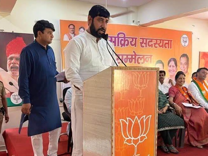 सोनीपत में भाजपा के एक कार्यक्रम में बोलते हुए भाजपा के मंडल अध्यक्ष जोगिंद्र उर्फ शेखर। फाइल फोटो।