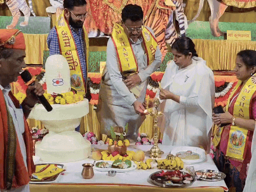 पूर्व सभापति सुशील कुमार शर्मा और राजन माली भी रहे मौजूद।