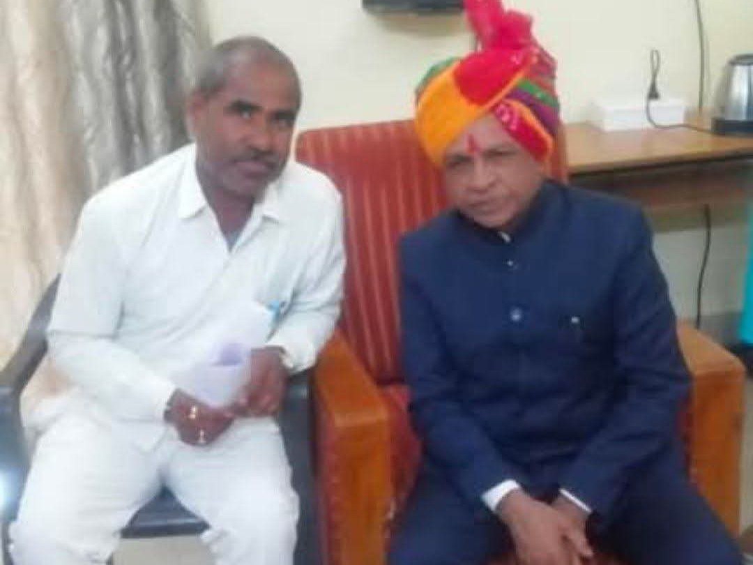 उपमुख्यमंत्री जगदीश देवड़ा के साथ भगवती लाल सुरावत की तस्वीर।