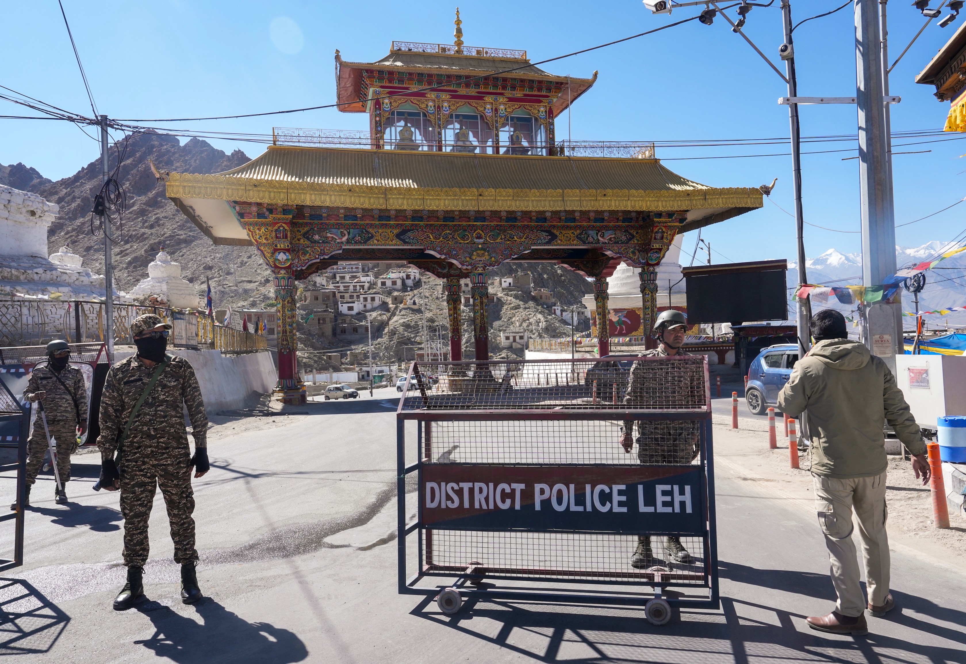 After the violence, the police put barricades from place to place.