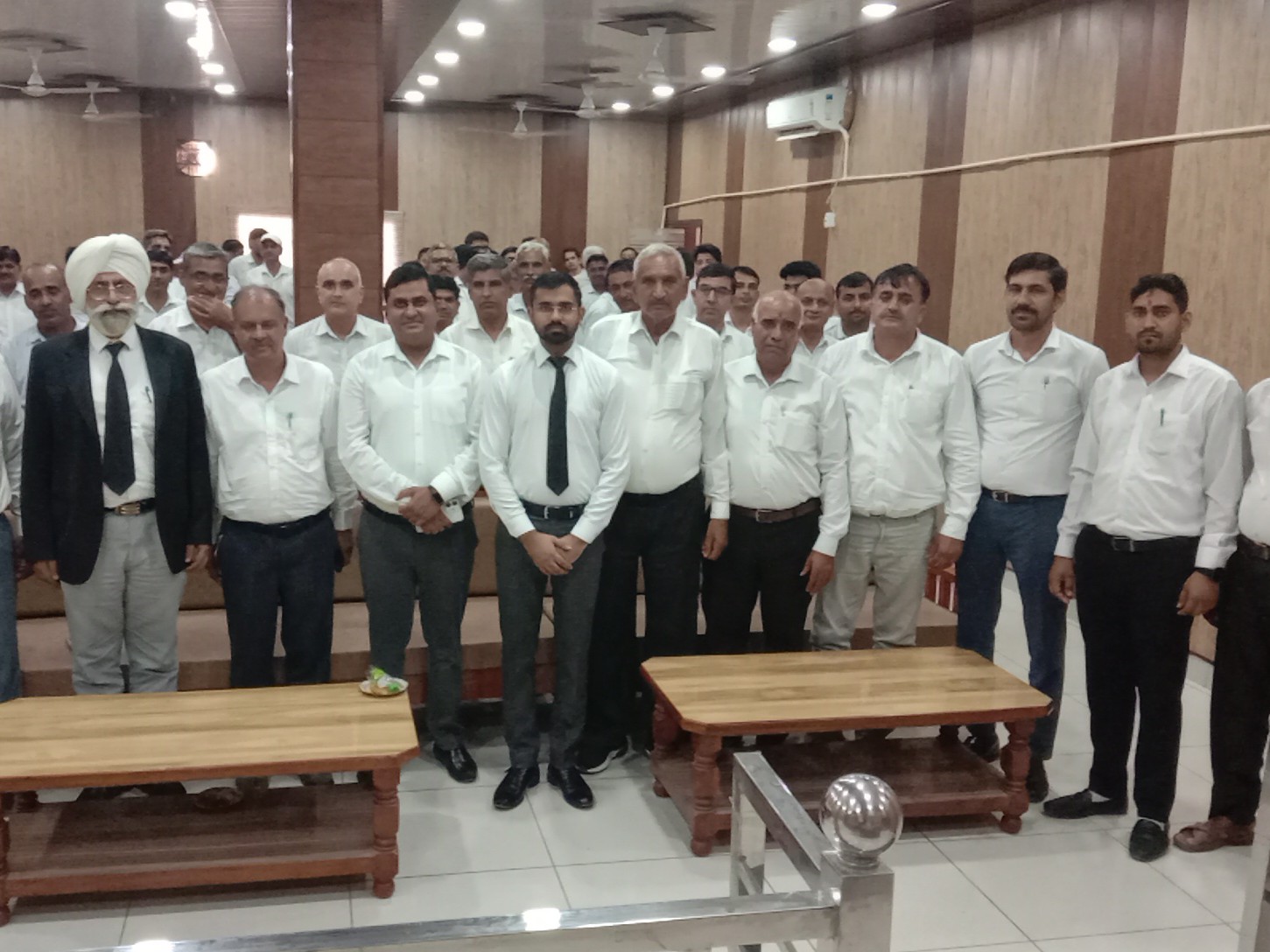 कार्यक्रम के दौरान मौजूद जज जसवीर सिंह सिद्धू व एसोसिएशन पदाधिकारी।
