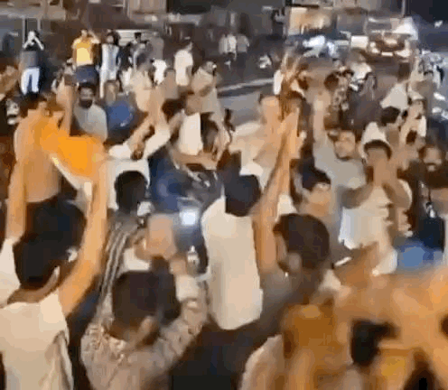 देर रात तक जश्न का दौर चला