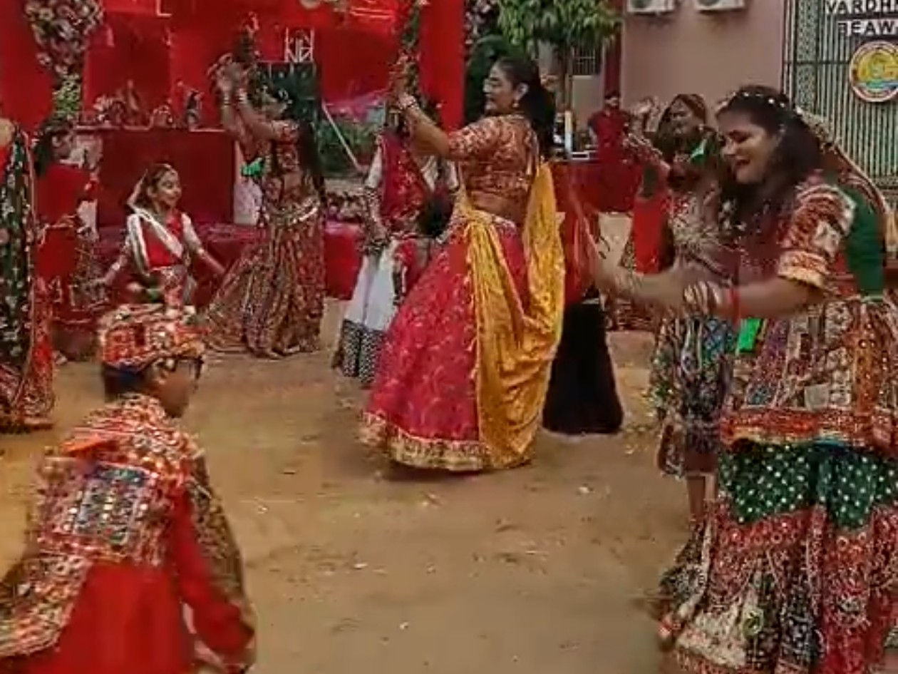 गरबे ने बढ़ाया नवरात्र का उल्लास।