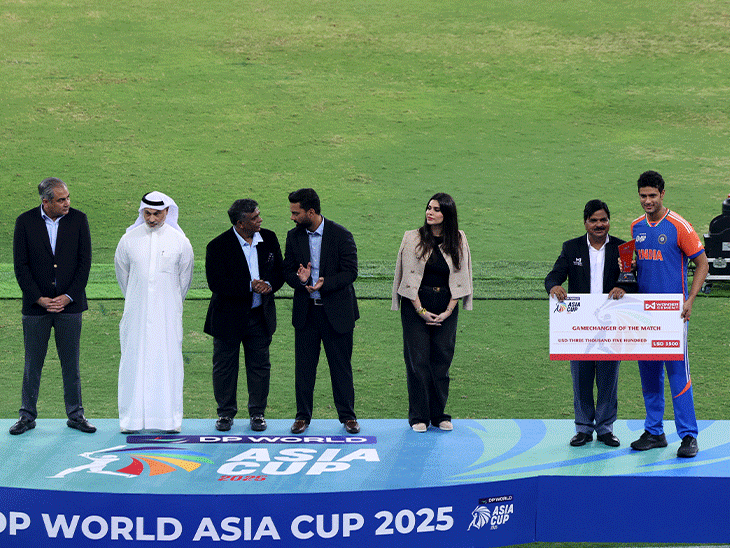 Asia Cup 2025 Final Photos: टीम इंडिया का बिना ट्रॉफी जीत सेलिब्रेट, बुमराह का रऊफ को प्लेन क्रैश रिप्लाई, यहां देखिए पूरे एशिया कप का रोमांच