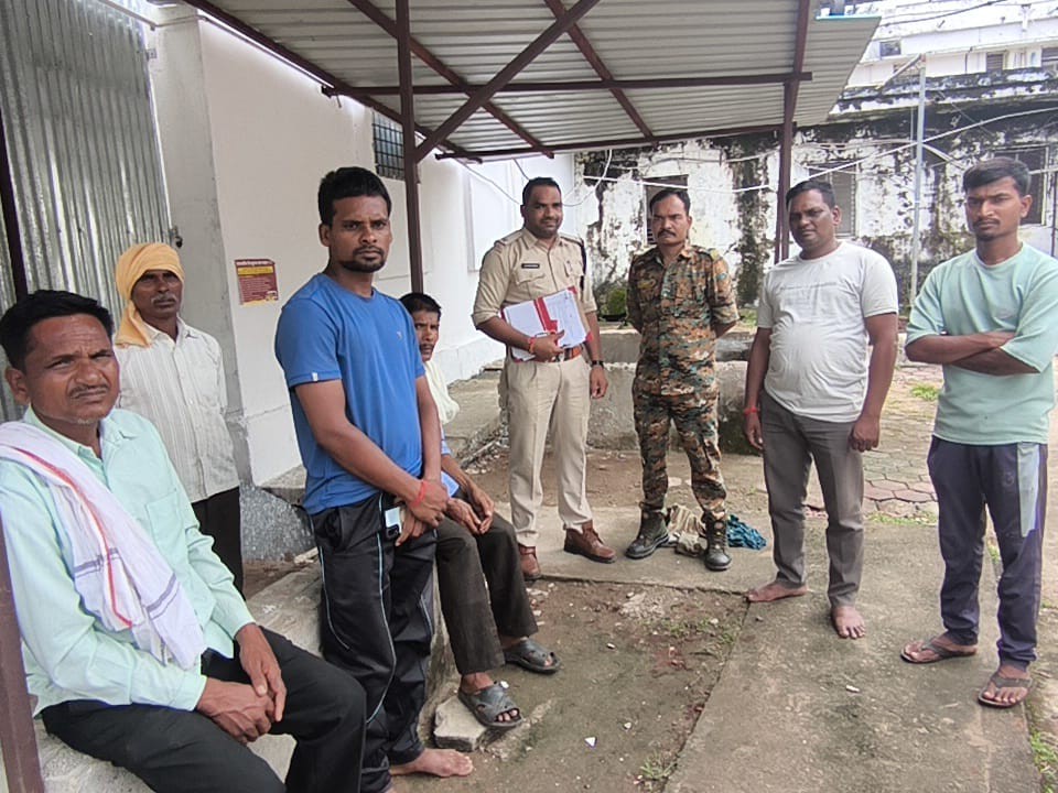 पुलिस ने मर्ग कायम कर जांच शुरू की।