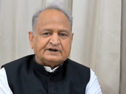 अशोक गहलोत ने कहा- भाजपा प्रवक्ता का जान से मारने की धमकी देना निंदनीय है।