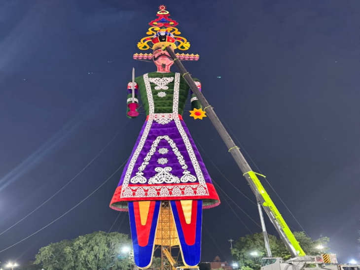 221 फ़ीट रावण को बनाने में 4 महीने का समय लगा