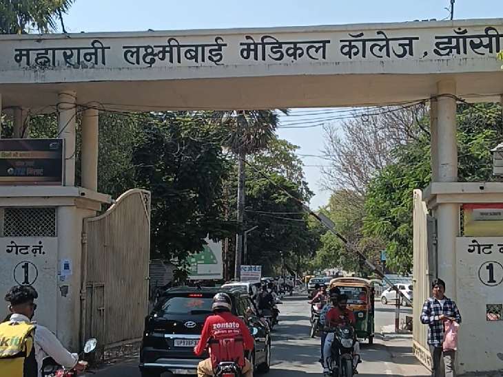 प्रो. डॉ. नीरज मनोरिया मेडिकल कॉलेज के सर्जरी विभागध्यक्ष हैं।