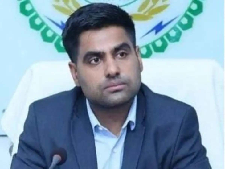 IAS जितेंद्र यादव (2019 बैच) राजनांदगांव के कलेक्टर बनाए गए हैं।
