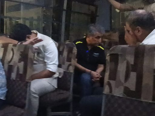 In the fake degree case, 10 people, including the chairman of Monad University, were caught.