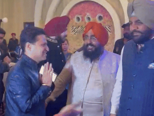 शगुन कार्यक्रम में अमृतसर से कांग्रेस सांसद गुरजीत सिंह औजला भी पहुंचे।