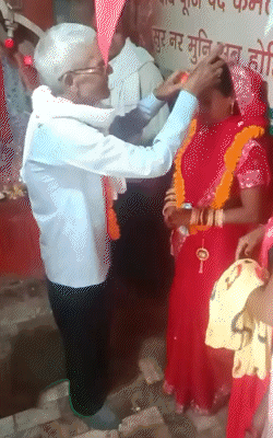 The elderly demanded the woman in the temple. After this, both of them married in court.