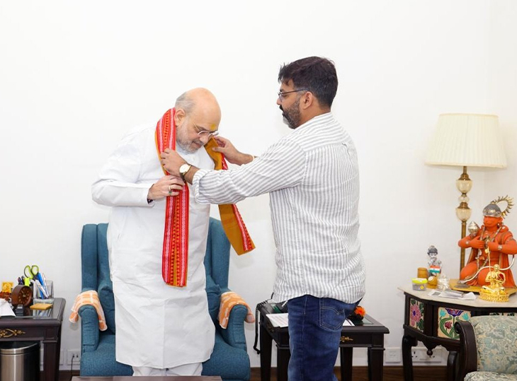 30 सितंबर को दिल्ली में गृह मंत्री अमित शाह से भोजपुरी सुपर स्टार पवन सिंह ने मुलाकात की।