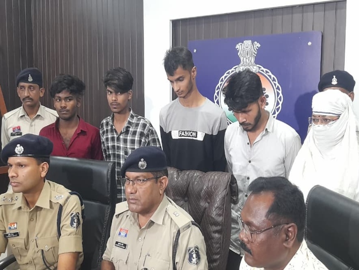 5 आरोपी पहले ही पकड़े जा चुके हैं। दुर्ग आरोपियों को जेल भेज चुकी है।