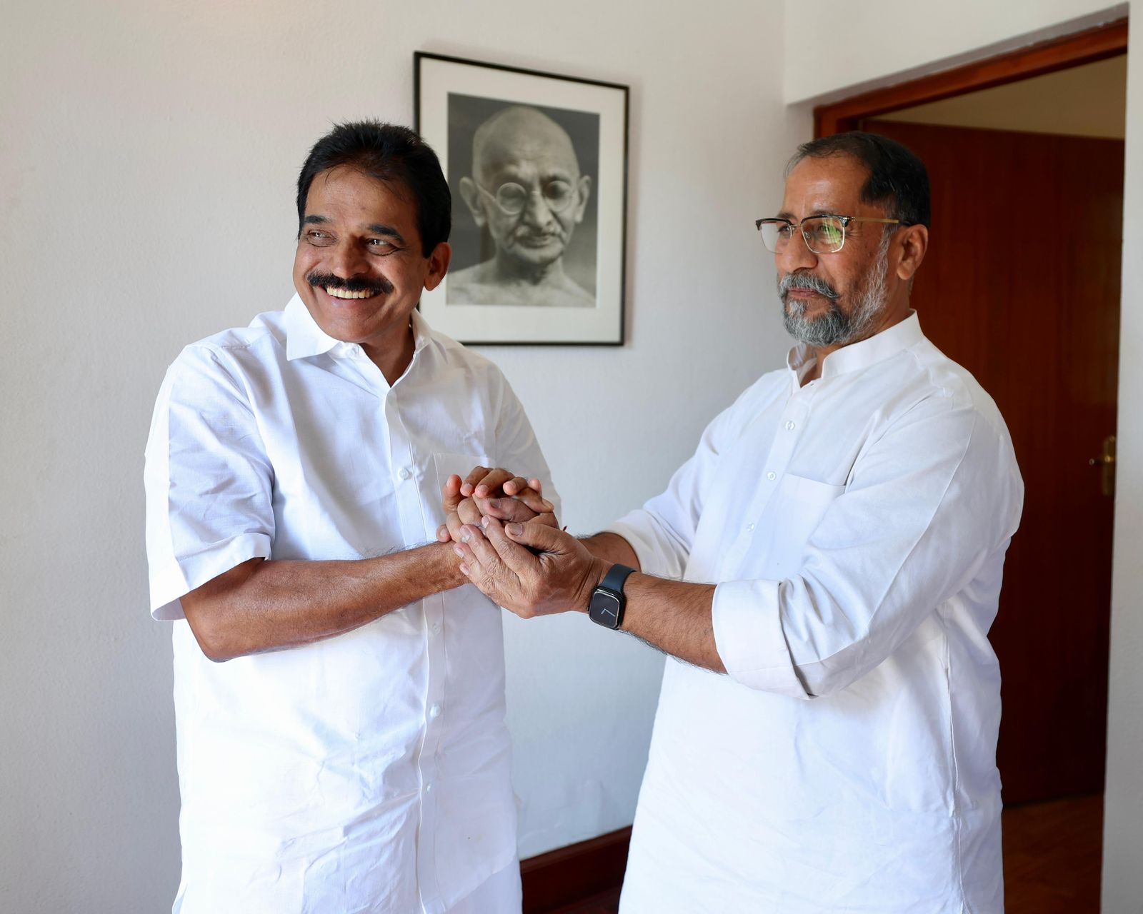 Anil Joshi, vice president of Akali Dal meeting Congress General Secretary KC Venugopal in Delhi.