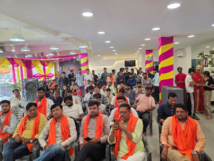 कार्यक्रम में मौजूद व्यापारी।