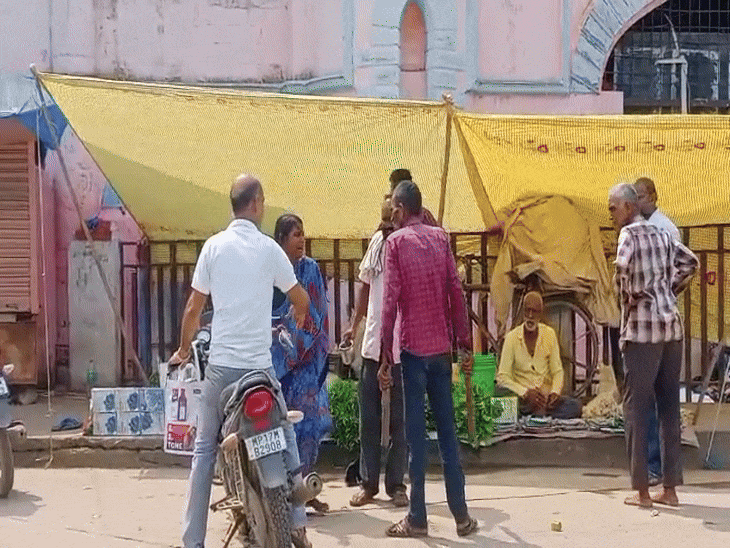 दोनों में से किसी ने भी पुलिस में शिकायत दर्ज नहीं कराई