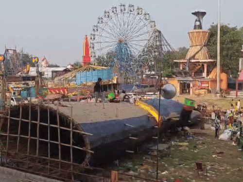 Dussehra fair is being organized in Daresi, Ludhiana.
