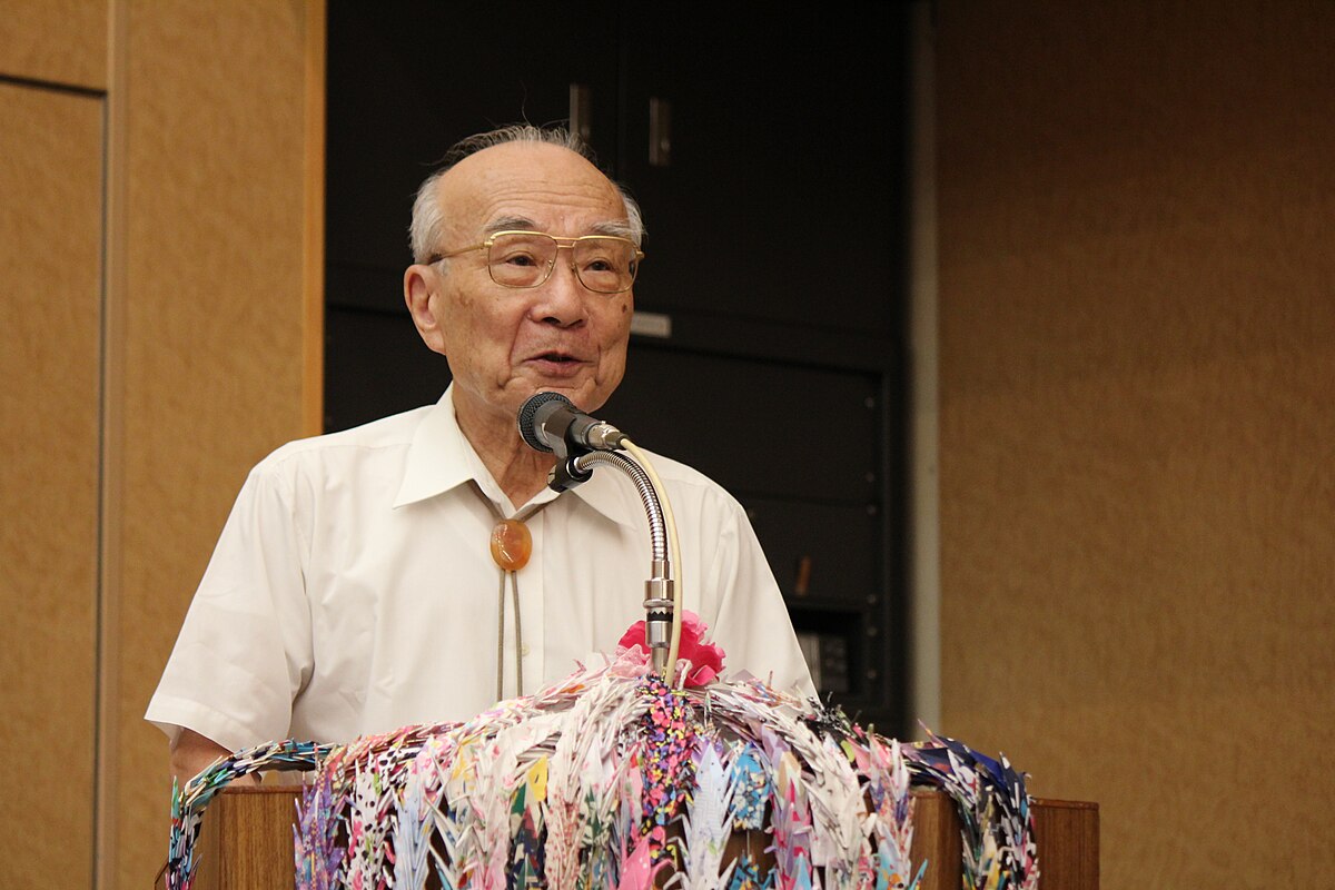 93 -year -old Terumi Tanaka Nihon is one of the people starting Hindi.