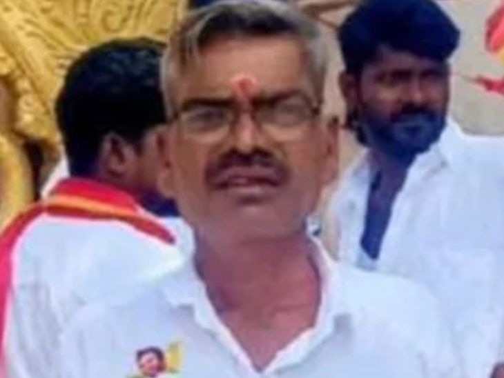 ५१ वर्षीय अय्यप्पन हा मायिलम गावात त्याच्या पालकांच्या घरी लटकलेल्या अवस्थेत आढळला.