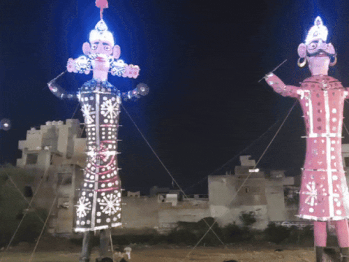 रोहतक में लगे रावण, मेघनाथ और कुंभकर्ण के पुतले।