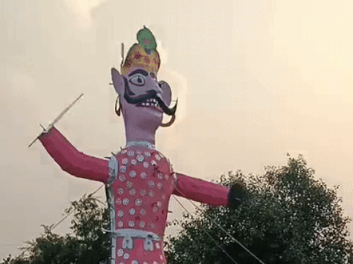 हरियाणा में लगा रावण का पुतला।