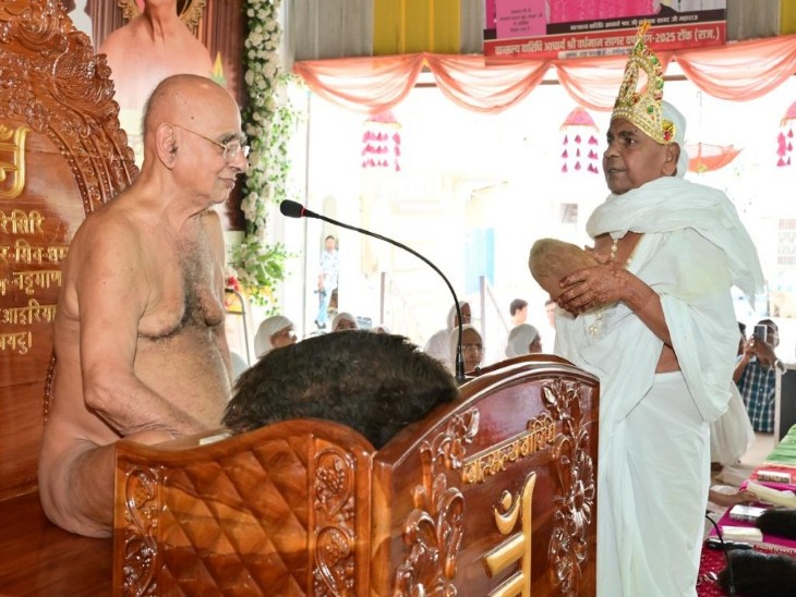 अहमदाबाद के अवनीश जैन को आचार्य वर्धमान सागर जी महाराज ने छुल्लक की दीक्षा दी गई।