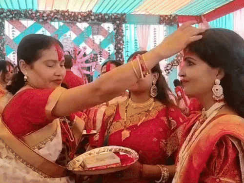 सिंदूर खेला।