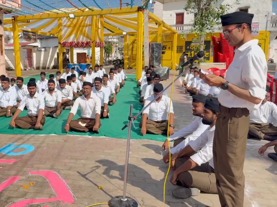 खडगदा मंडल की ओर से विजयादशमी पर्व हर्षोल्लास के साथ मनाया गया।