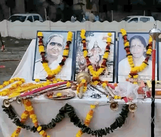 शस्त्र पूजन किया गया