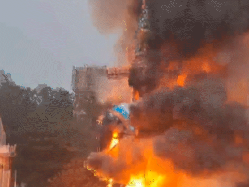 पंजाब के लुधियाना में रावण का दहन किया गया।