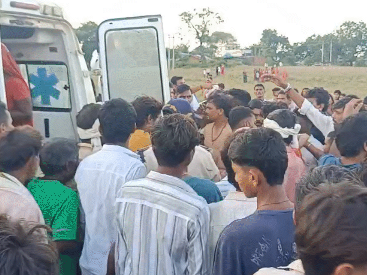 संध्याकाळी ६ वाजेपर्यंत, ११ जणांचे मृतदेह बाहेर काढण्यात आले होते, ज्यात आठ मुलींचा समावेश होता.
