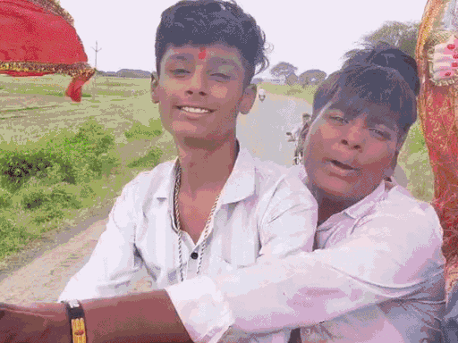 12 बच्चे ट्रैक्टर-ट्रॉली से चंबल नदी के नरसिंहा पुल पर पहुंचे थे।