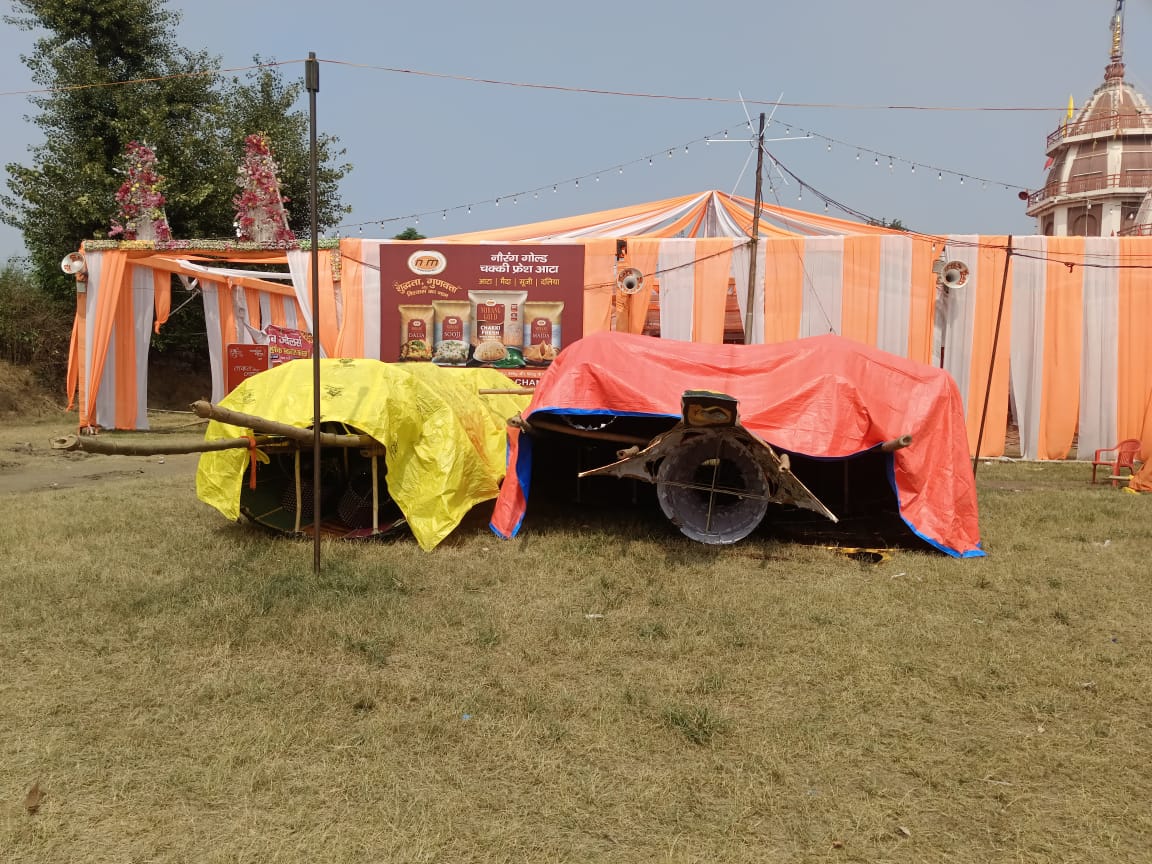 सोनीपत के कामी रोड पर रखे रावण मेघनाथ और कुंभकरण के पुतले