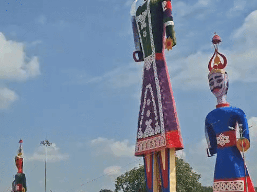 राष्ट्रीय मेला दशहरा में 222 फीट ऊंचे रावण के पुतलो को बनाया
