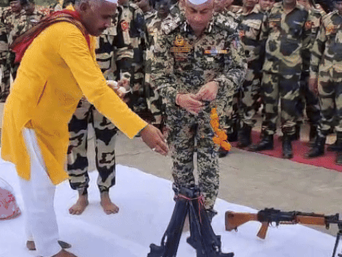 विधि संवत पूजा अर्चना करवाई गई।