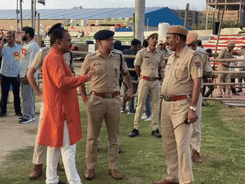 पटेल मैदान में सुरक्षा के पुख्ता बंदोबस्त किए गए है।