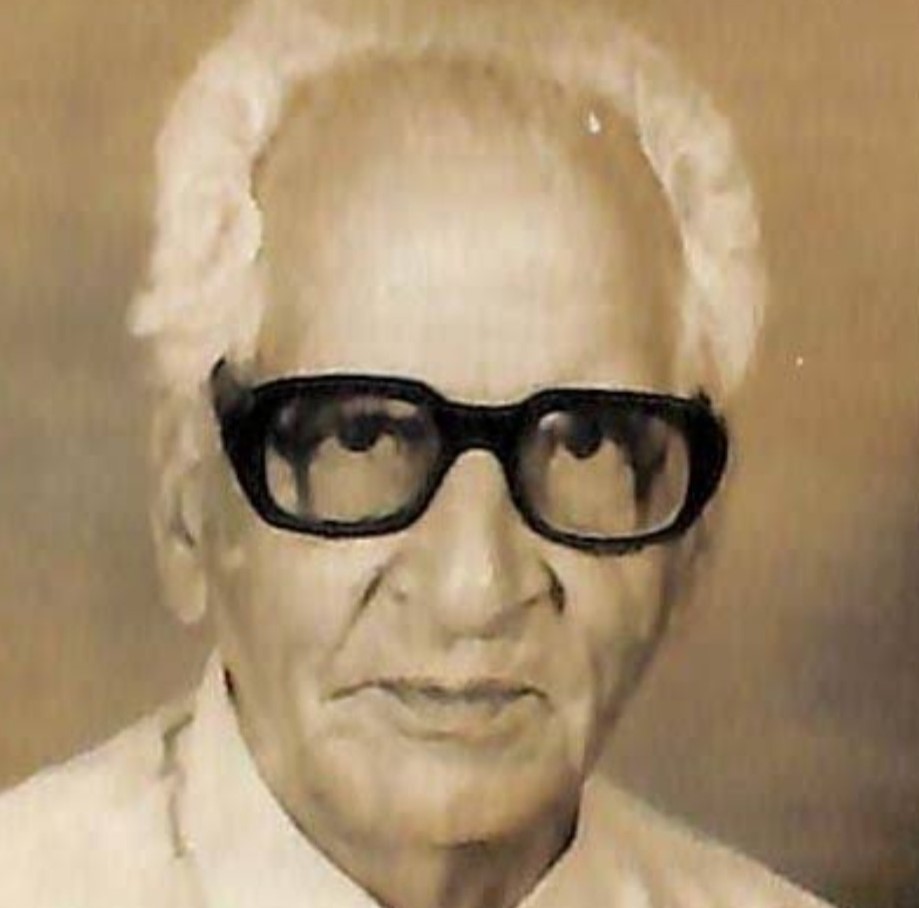 गिर्राज प्रसाद तिवारी 1985 से 1990 तक राजस्थान विधानसभा के अध्यक्ष पद पर आसीन हुए थे।