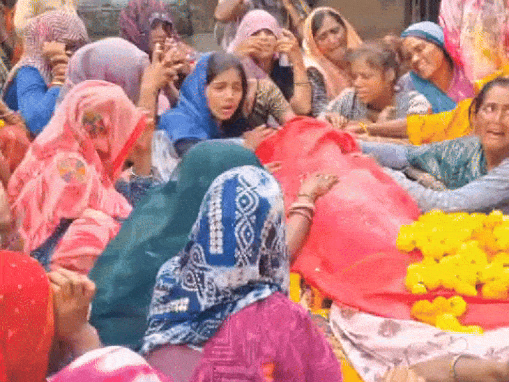 When the bodies of the deceased were brought to the village, weeds passed away. The family's screams continued to be heard on Friday. Everyone is in a bad state.