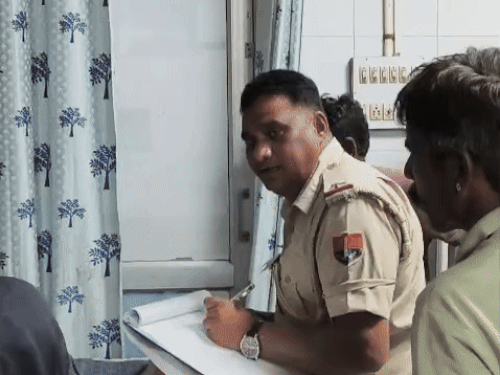मंगलवाड़ पुलिस भी मौके पर पहुंची।