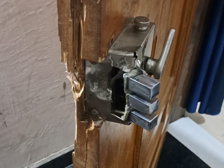 हजारीबाग के केरेडारी में ज्वेलरी दुकानदार के घर चोरी:  डेढ़ करोड़ से अधिक के जेवर-नगदी पर चोरों ने किया हाथ साफ – Hazaribagh News